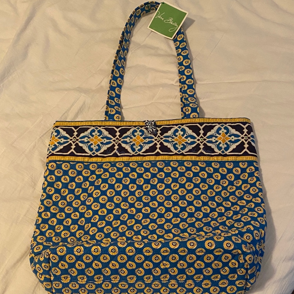 Beautiful NEW retired Riviera blue Vera Bradley tote